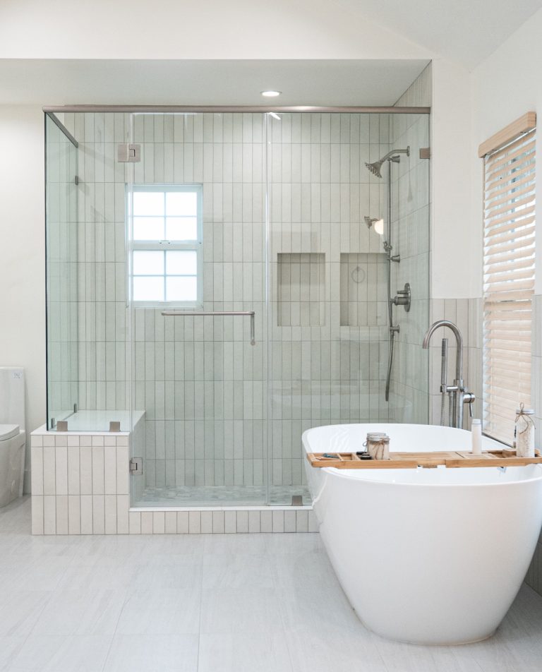 Bathroom remodeling - Oasis Builders, Inc.