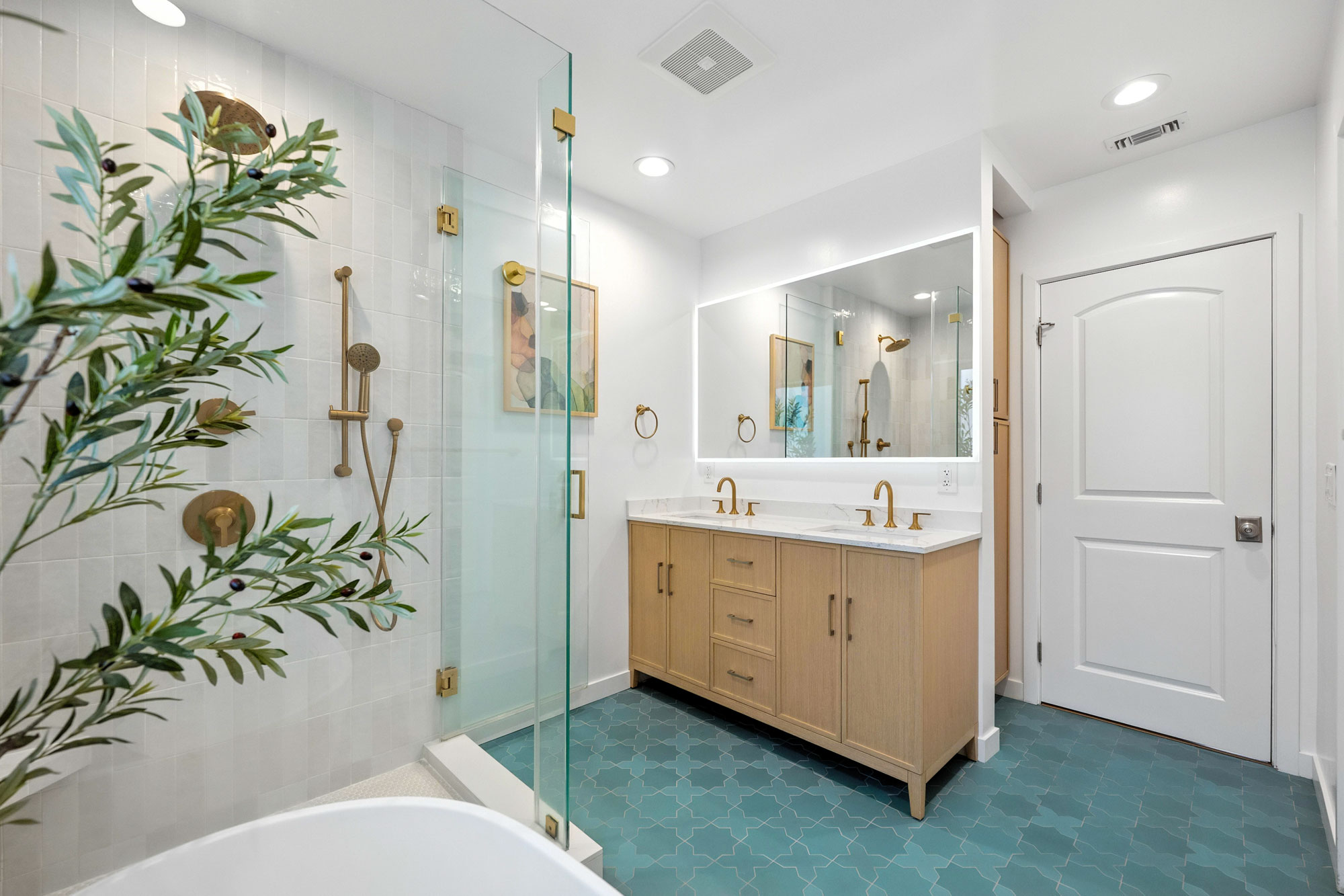 Crescent Heights Bathroom Remodel Pic 5