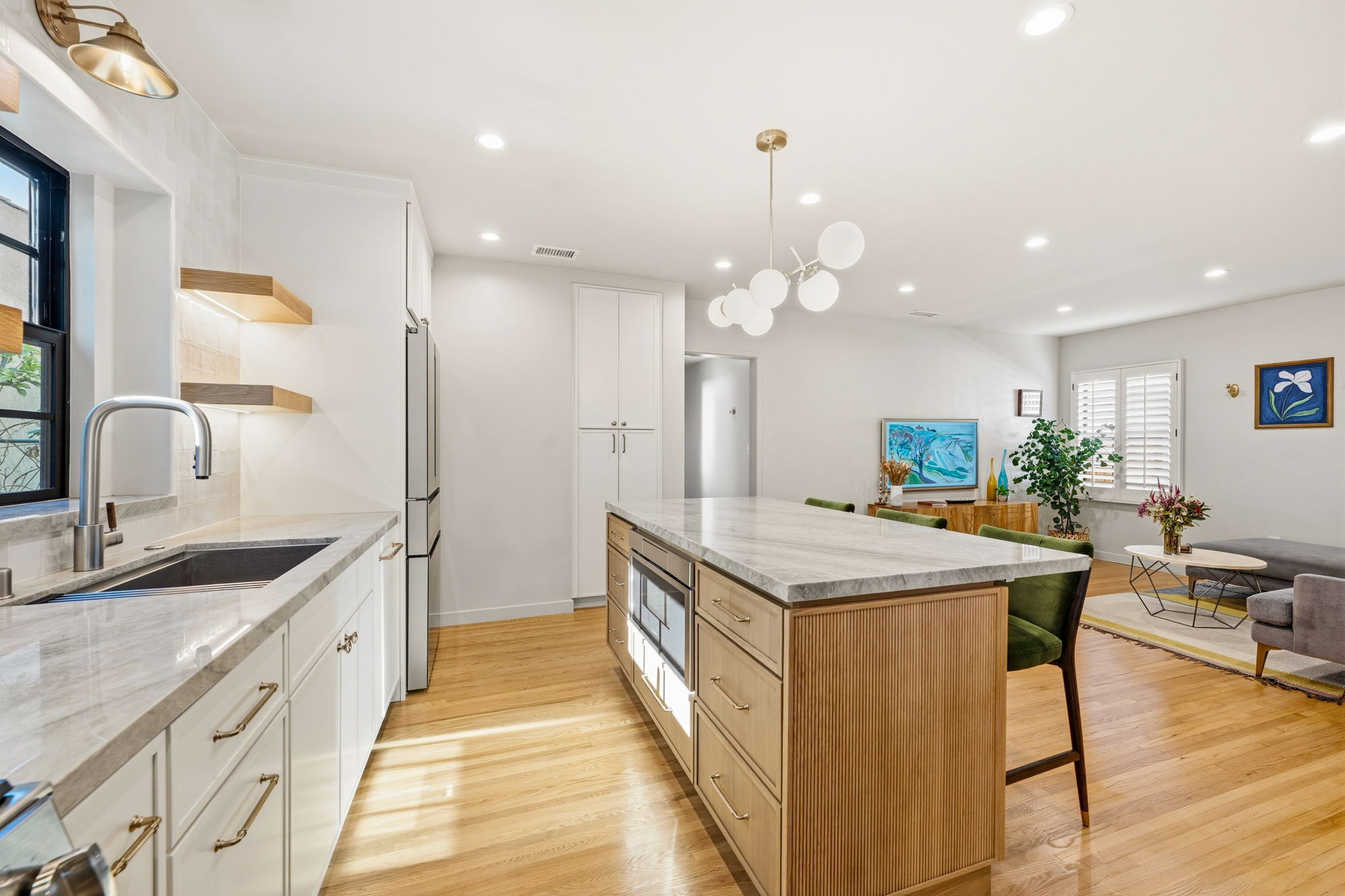 - Oasis Builders, Inc. Open Floor Plan Long Beach Home