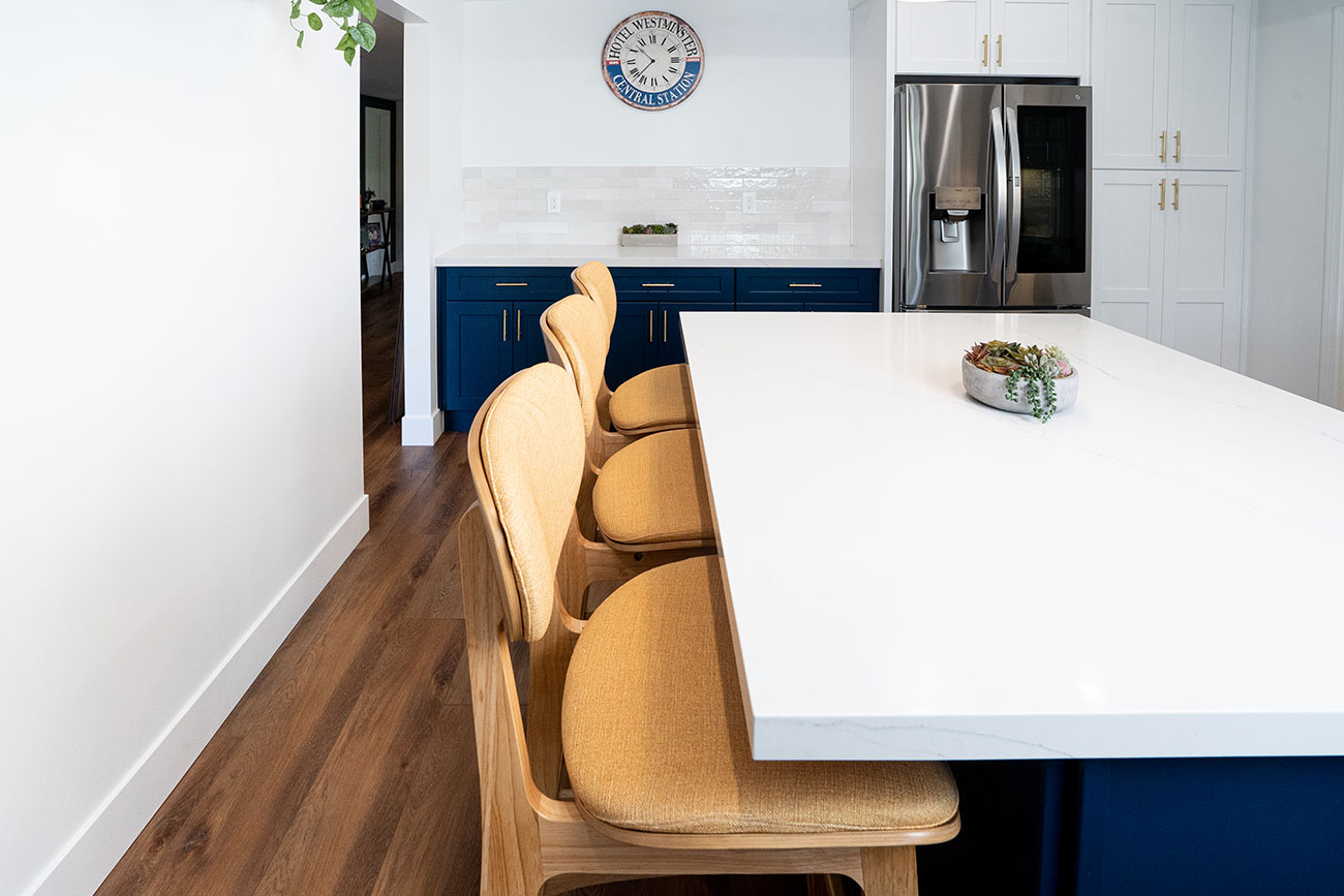 - Oasis Builders, Inc. White Shaker Cabinets