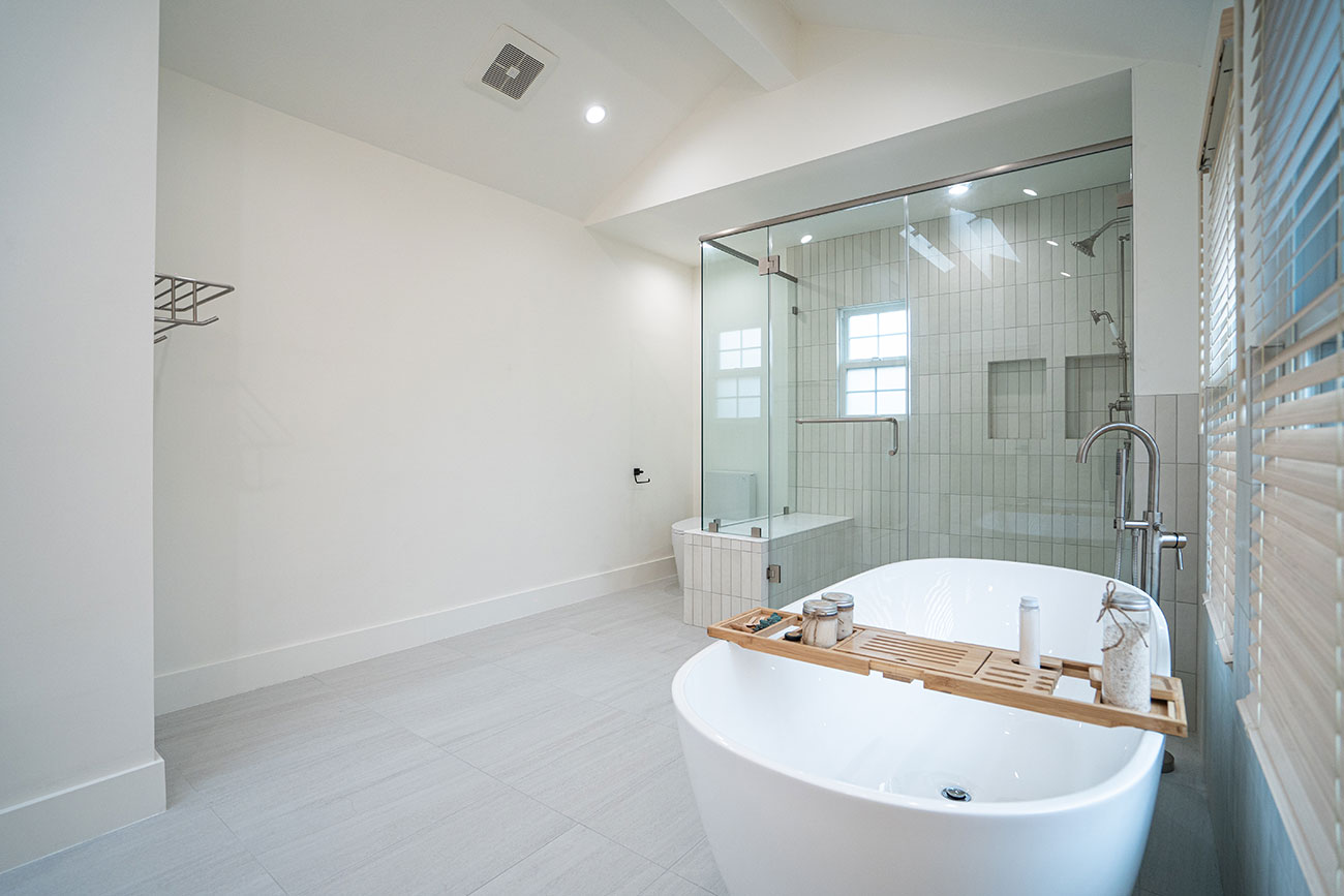 - Oasis Builders, Inc. Modern walk-in shower